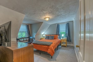 3 室のベッドルーム、デスク、アイロン / アイロン台、WiFi