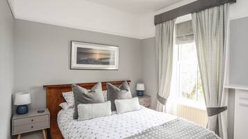 6 bedrooms, individually decorated, individually furnished, free WiFi