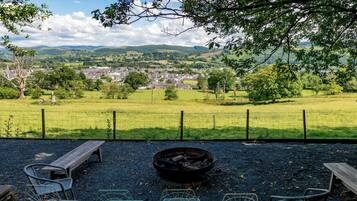 Cottage | Property grounds