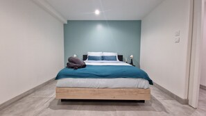 2 slaapkamers, een strijkplank/strijkijzer, wifi, beddengoed