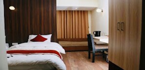 Kamar Single Basic | Wi-Fi gratis dan seprai linen