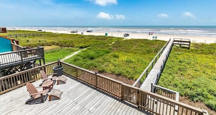 Bellamy's Retreat - Wake, Walk, Surf the Waves!