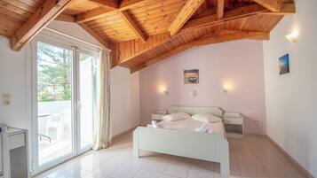 Basic-værelse med dobbeltseng eller 2 enkeltsenge | Strygejern/strygebræt, gratis Wi-Fi