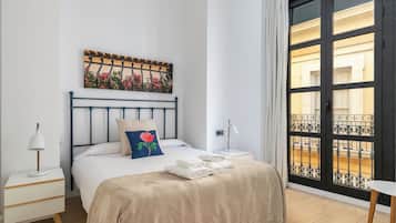 Standard Apartment, 3 Bedrooms | In-room safe, individually decorated, individually furnished, desk