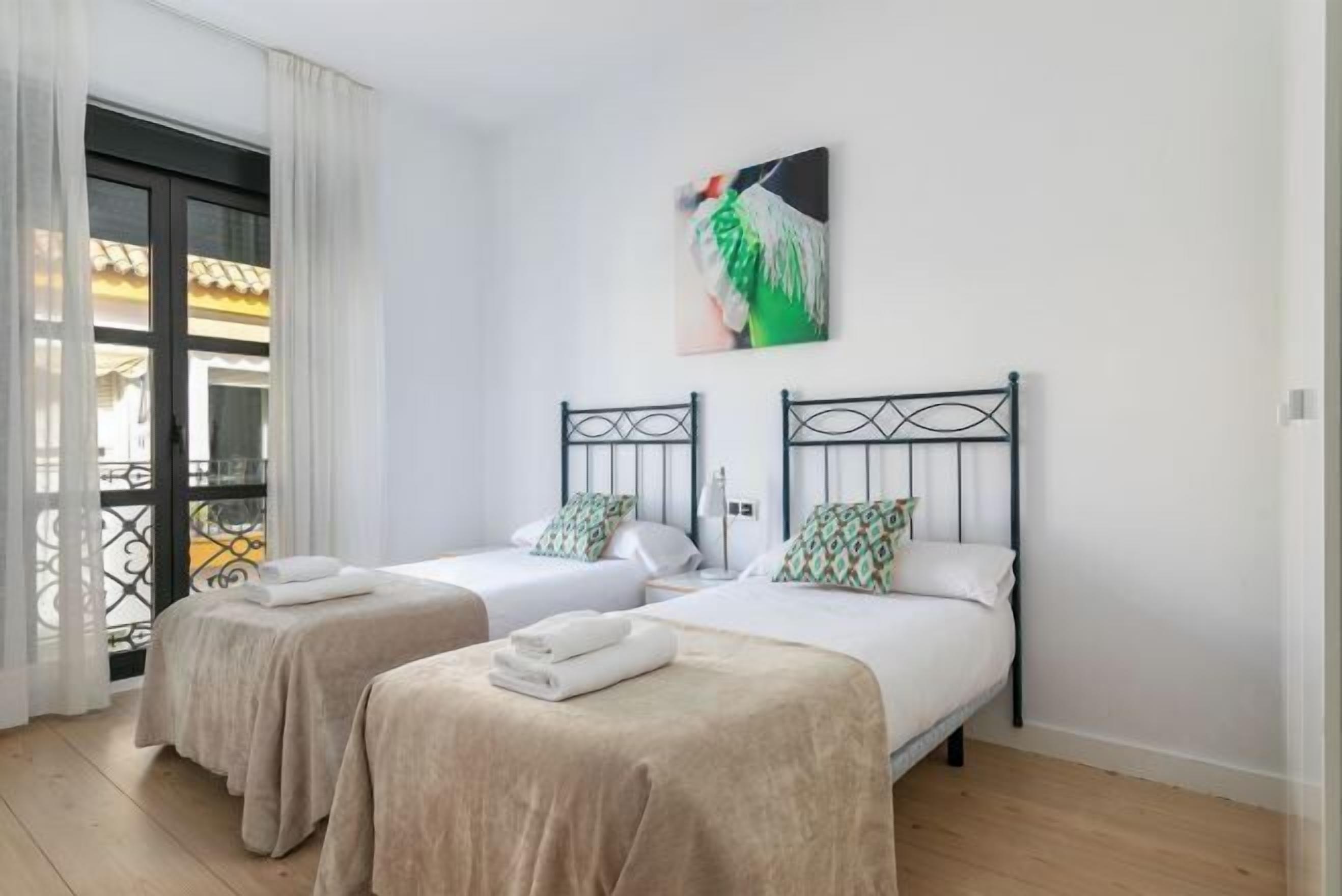 Két bảo mật tại phòng, trang trí khác biệt 