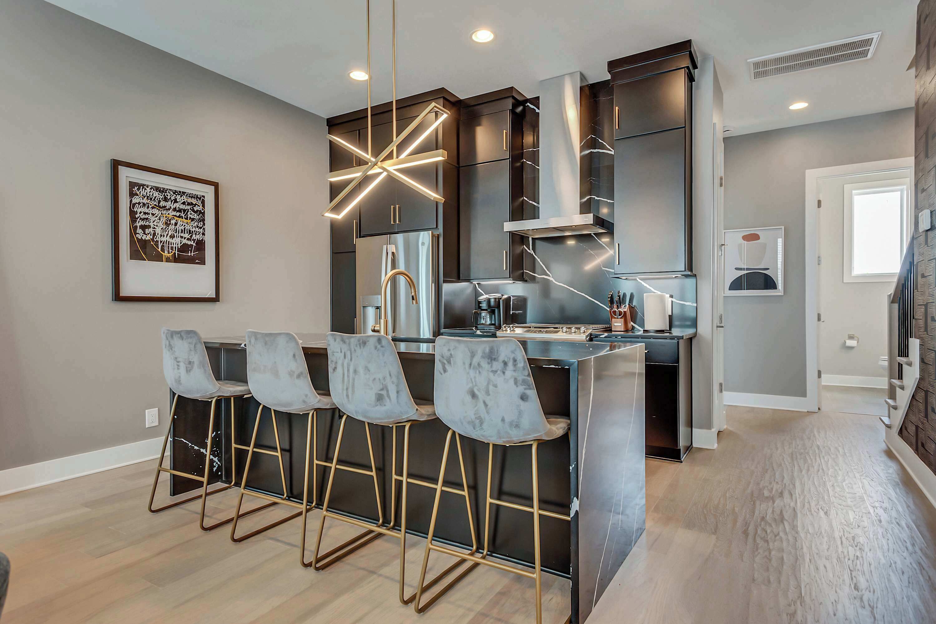 Frigorífic, microones, forn i placa de cuina 