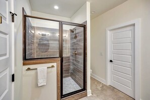 Shower - Peninsula Rd - Fun and Relaxation (West Union)