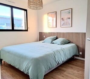 4 bedrooms, desk, travel cot, free WiFi