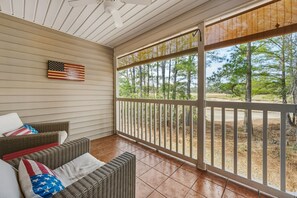 Interior - True Blue on 10th Hole with pool, a perfect retreat for golf enthusiasts!! (Pawleys Island)