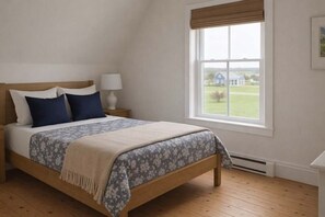 2 bedrooms, desk, iron/ironing board, WiFi