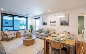 Unclassified image, 5 of 27, button