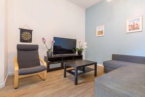 Fernseher, Tischfußball