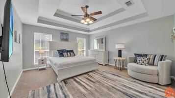 3 slaapkamers, een strijkplank/strijkijzer, wifi, beddengoed