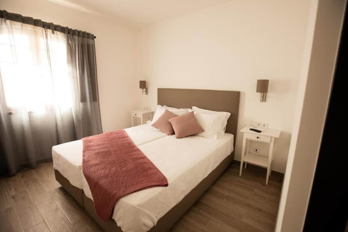 Basic Twin Room | 1 bedroom, soundproofing, free WiFi, bed sheets
