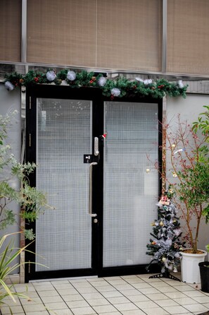 Property entrance - TOKYO E JOY INN - Nishishinjuku (Tokyo)