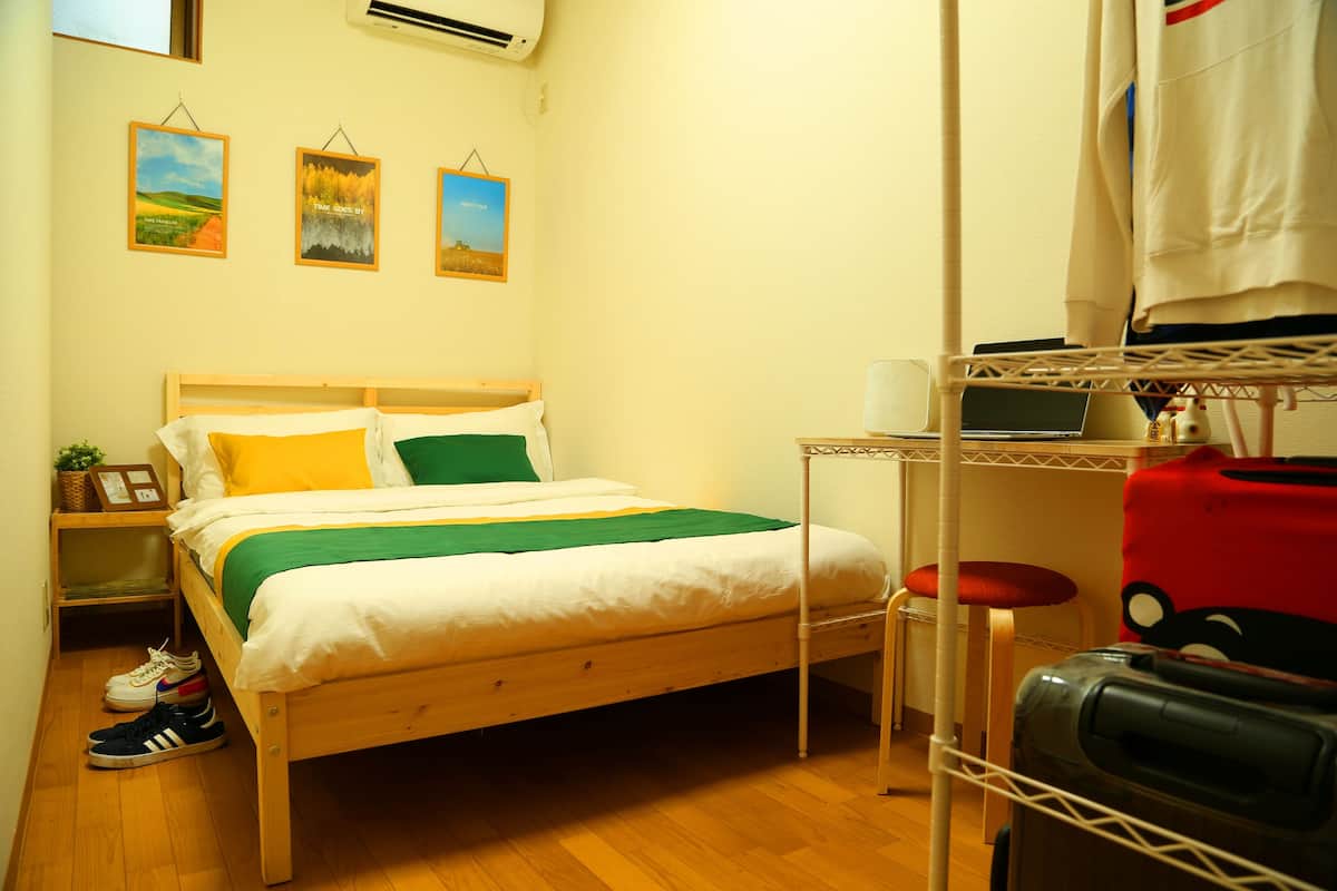 Standard Double Room, Non Smoking | Laptop workspace, blackout drapes, free WiFi, bed sheets