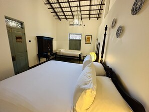 Een kluis op de kamer, individueel gedecoreerd, individueel gemeubileerd