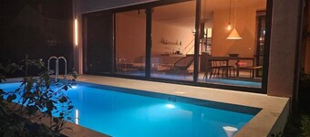 Mocha Villa "Left": Modern Sanctuary with Pool! Stay-Relax-Recharge in Preveza!