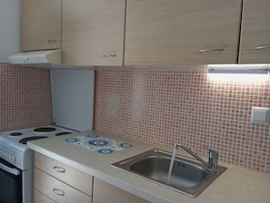 Fridge, oven, stovetop, coffee/tea maker - Seaside Nicola's Studio (Matala)