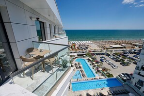 Appartement Confort, vue mer | Minibar, bureau, espace de travail pour ordinateur portable