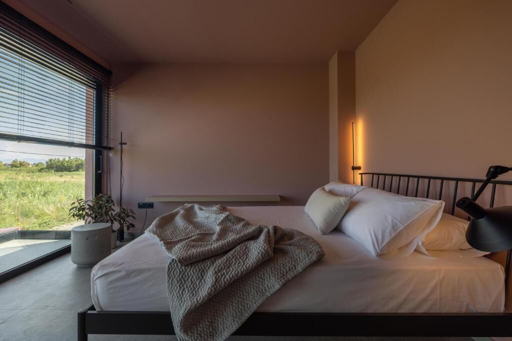 3 slaapkamers, een strijkplank/strijkijzer, gratis wifi, beddengoed