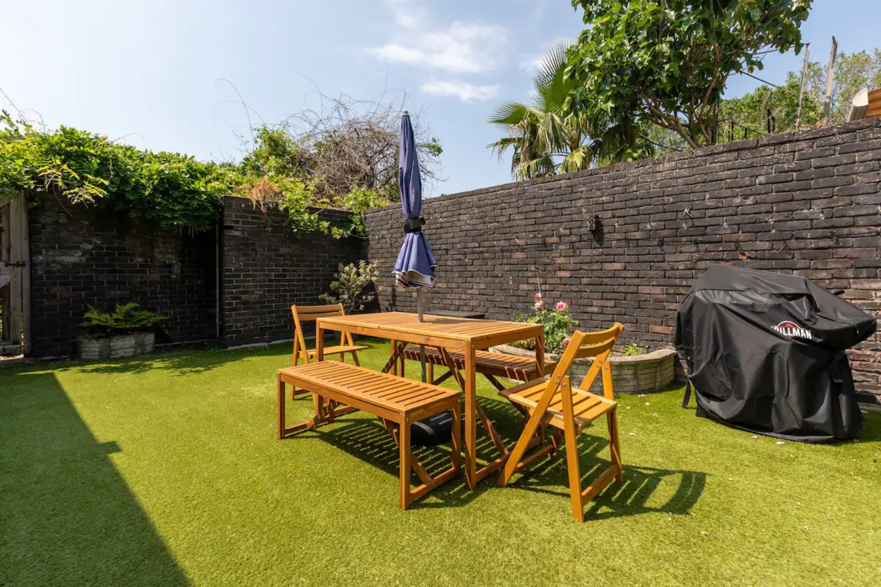 Maison, plusieurs lits | Restauration extérieure