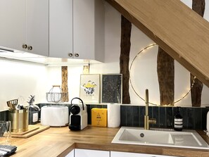 Fridge, microwave, oven, dishwasher