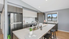 Dishwasher, coffee/tea maker