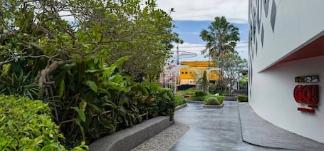 花园. 春武里中央-Go酒店