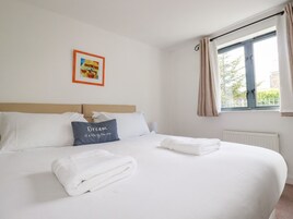 3 habitaciones, decoración personalizada y muebles diferentes 