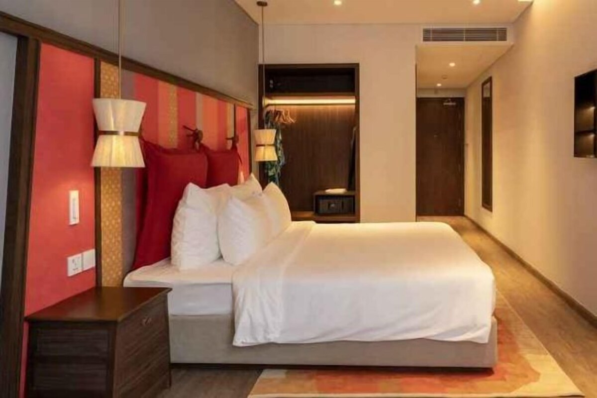 Escritorio, wifi gratis y ropa de cama 