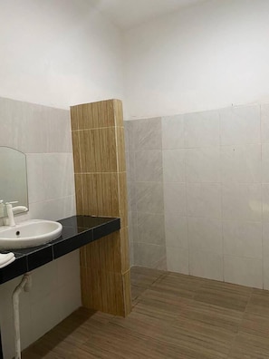 Villa | Bathroom | Shower, hair dryer, towels - Private Room in Nusa Dua 300 Meters From Beach (Nusa Dua)