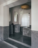 Elite Room | Bathroom | Shower, free toiletries, hair dryer, bathrobes