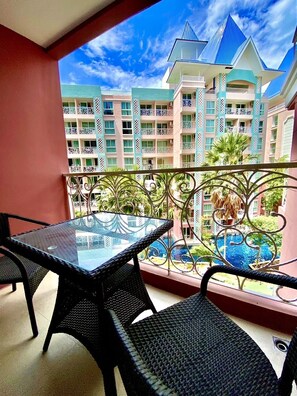Apartment, 1 Schlafzimmer, Poolblick | Blick vom Balkon