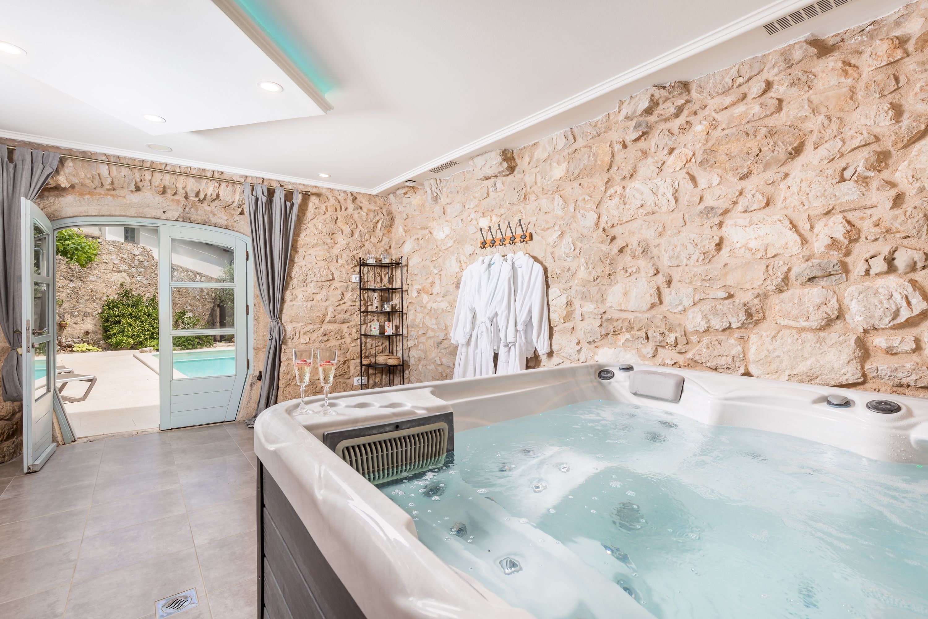 4 عدّة غرف نوم