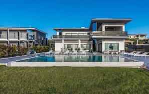 Villa | 5 bedrooms - Sara in Ka Telir With 5 Bedrooms and 5 Bathrooms (Kastelir-Labinci)