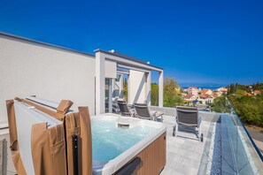 House, Smoking | 3 bedrooms - Antonela in Malinska (Malinska-Dubasnica)