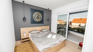 4 bedrooms - Nola in Vodice With 4 Bedrooms and 2 Bathrooms (Vodice)