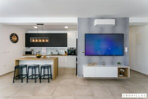 Villa | 4 bedrooms - Lea Magdalena in Kermeni i Krk (Malinska-Dubasnica)