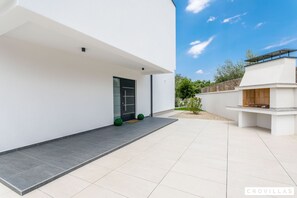 Villa | 4 bedrooms - Lea Magdalena in Kermeni i Krk (Malinska-Dubasnica)