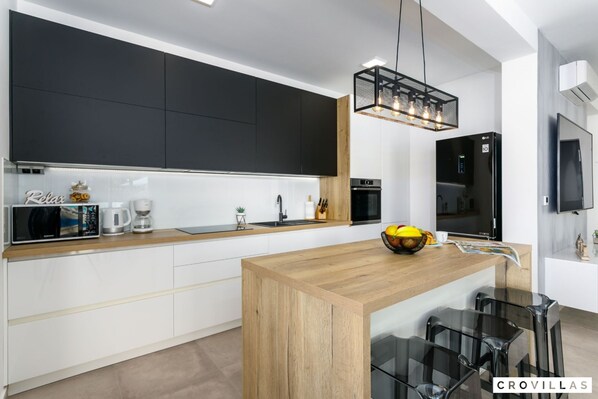 Villa, para fumadores | 4 habitaciones 