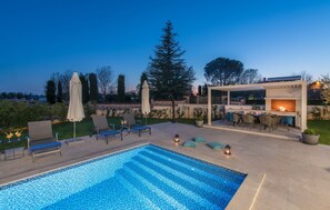 Villa, Smoking | 4 bedrooms - Frani in Pore With 4 Bedrooms and 4 Bathrooms (Porec)