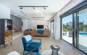 Villa, Smoking | 4 bedrooms - Frani in Pore With 4 Bedrooms and 4 Bathrooms (Porec)