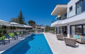 Villa | 4 bedrooms - Frani in Pore With 4 Bedrooms and 4 Bathrooms (Porec)