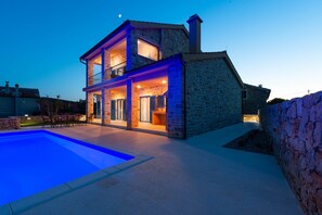 Room - Banovi in Drilo With 3 Bedrooms and 3 Bathrooms (Posedarje)