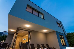 5 bedrooms - Kastel Two in Ka tel Kambelovac (Kastela)