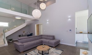 Villa - Kastel Two in Ka tel Kambelovac (Kastela)