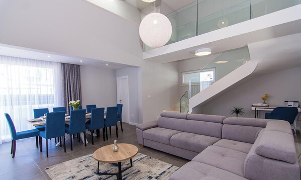 Villa - Kastel Two in Ka tel Kambelovac (Kastela)