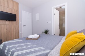 Villa | 5 bedrooms - Kastel Two in Ka tel Kambelovac (Kastela)