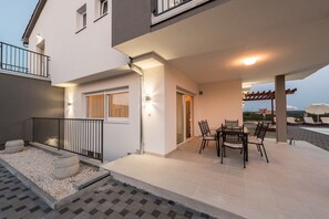 Villa | 4 bedrooms - Dalmacija V in Suko an (Sukosan)